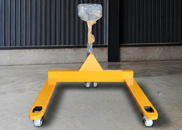Wide fork hand pallet truck