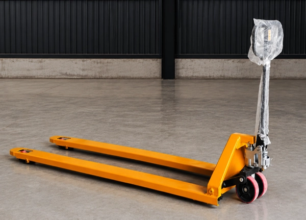 Long fork hand pallet truck
